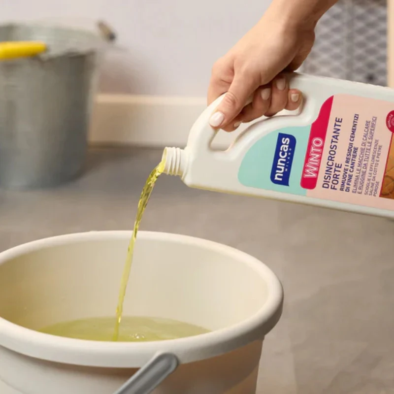 Winto Disincrostante forte per tutte le superfici resistenti agli acidi - 1000 ml