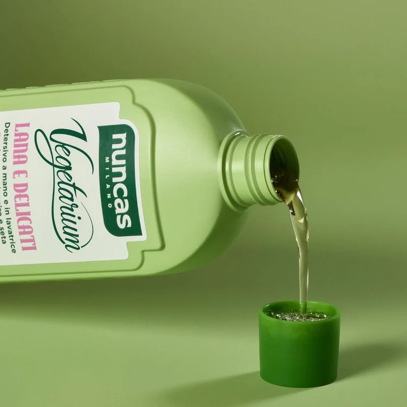 Vegetarium Detersivo a Mano e in Lavatrice Lana e Delicati - 500ml