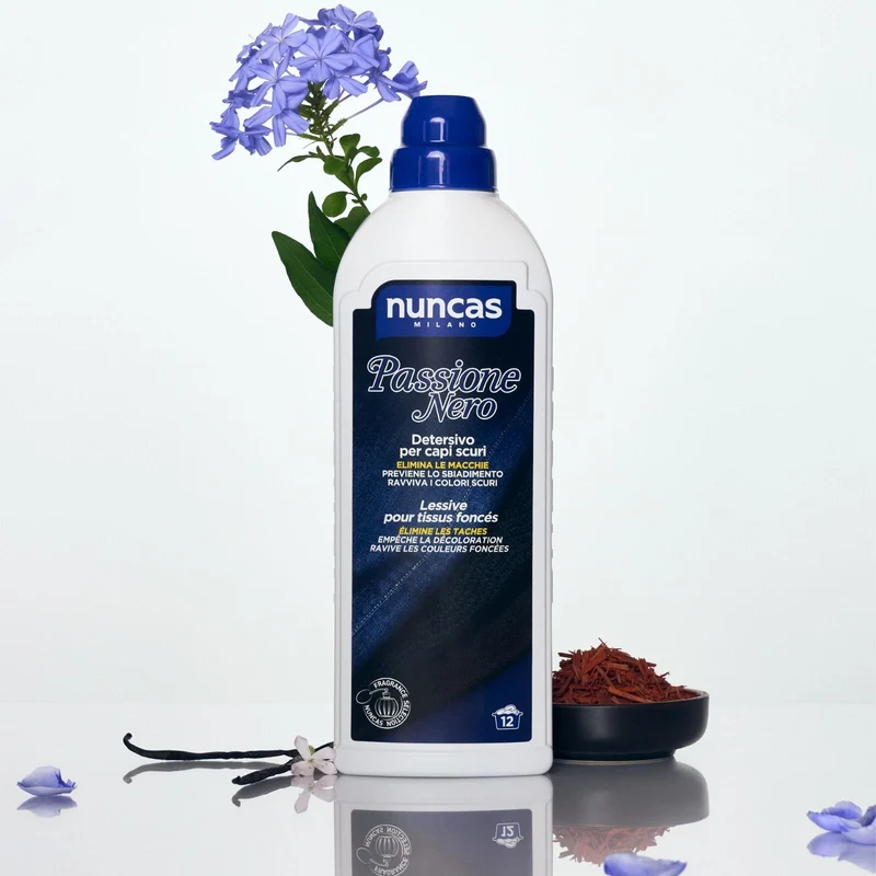 Passione Nero Detersivo Capi Scuri - 750ml