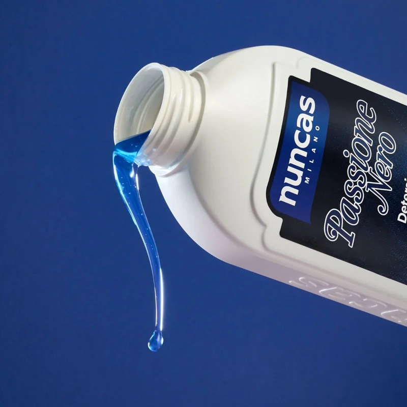 Passione Nero Detersivo Capi Scuri - 750ml