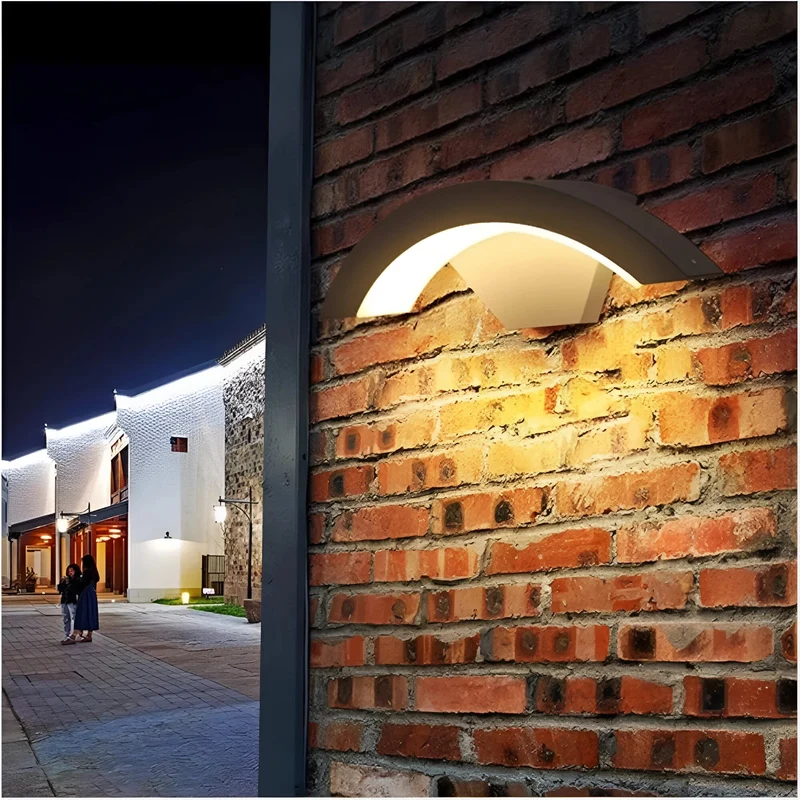 Applique Murale Extérieure avec Détecteur de Mouvement - LumiGuard