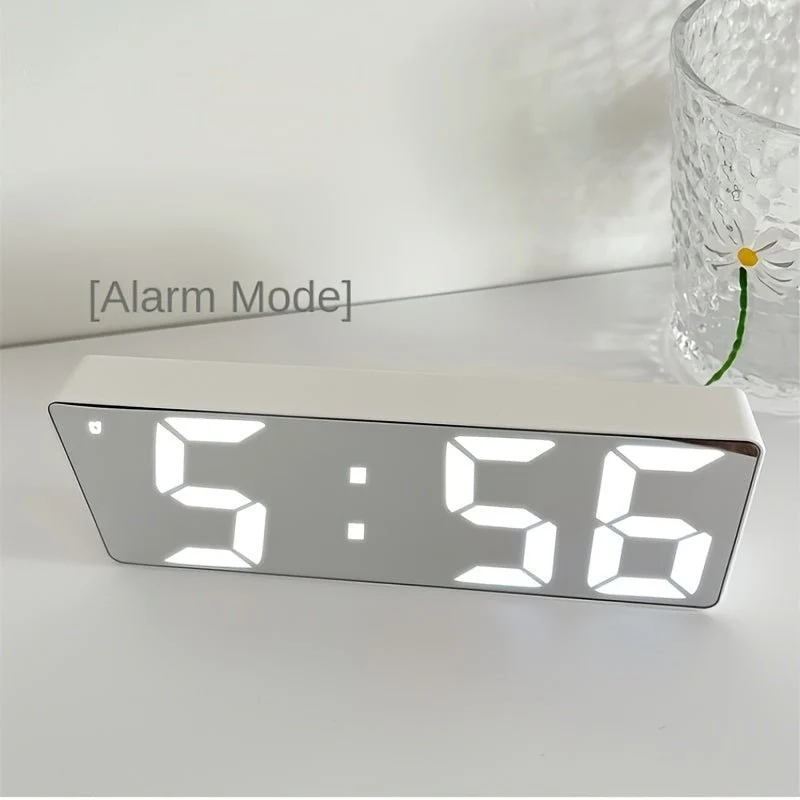 Lumio – Réveil Digital LED Miroir, Luminosité Réglable & Format 12/24h