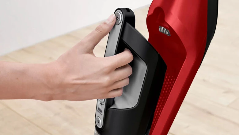 Bosch Serie 4 BBH3ZOO28 scopa elettrica Batteria Secco Senza sacchetto 0,4 L Nero, Rosso 2,15 Ah