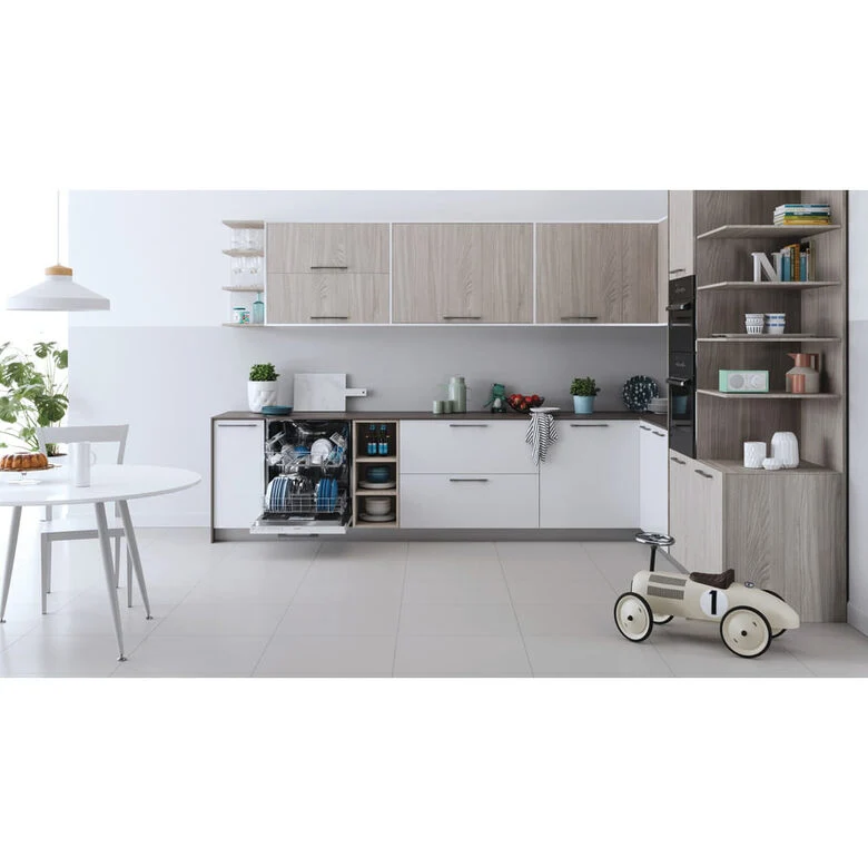 Indesit DIE 2B19 A Lavastoviglie a Incasso Scomparsa Totale 14 coperti F
