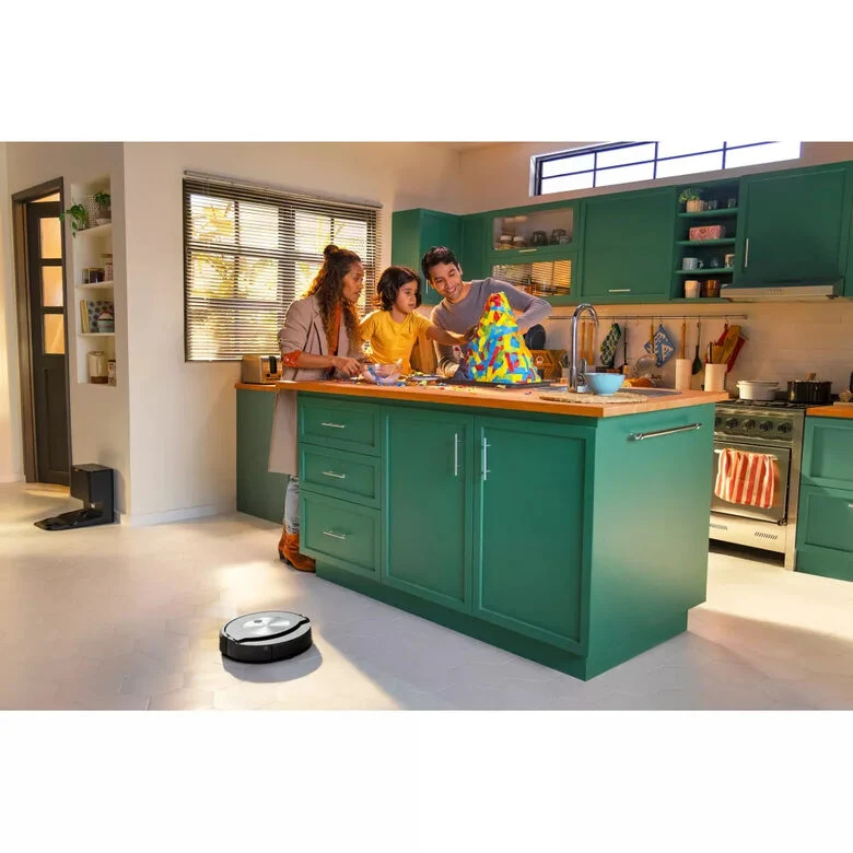iRobot Roomba Combo j7+ Aspirapolvere Robot Senza sacchetto Nero, Acciaio inossidabile