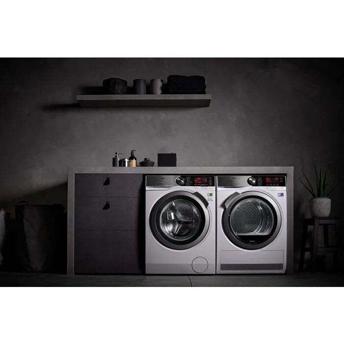AEG L8FC96BQ lavatrice Caricamento frontale 9 kg 1600 Giri/min B Bianco
