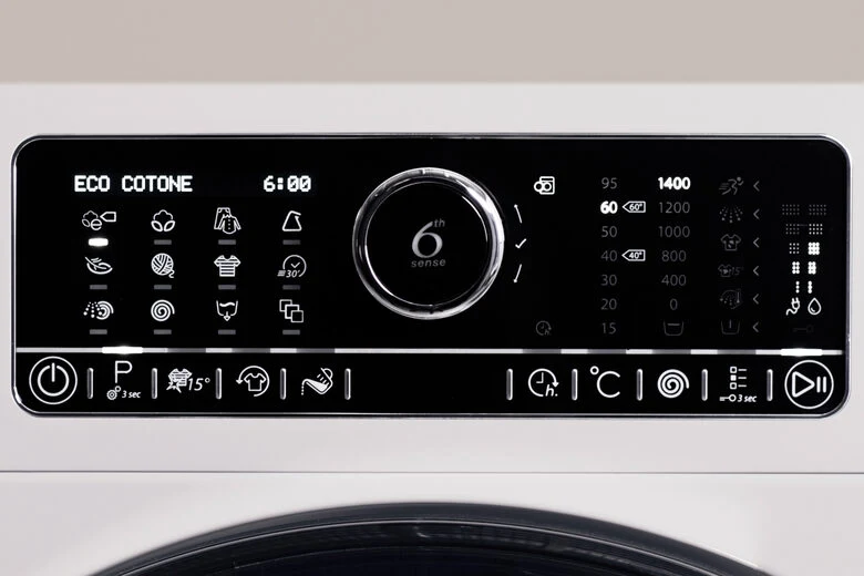 Whirlpool Autodose 9425 lavatrice Caricamento frontale 9 kg 1400 Giri/min Bianco