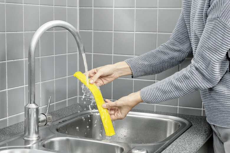 Kärcher WV 7 Signature Line pulitore di finestra elettrico 0,15 L Argento, Bianco