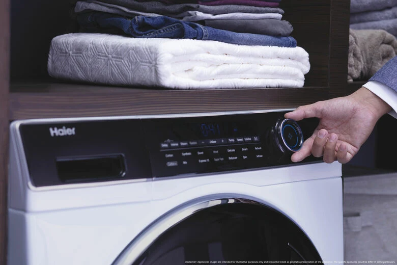 Haier HW150-BP14986EIT SuperDrum Serie 7 Lavatrice A Libera Installazione 15 Kg, 1400 Giri, Smart Dual Spray, AI Power Drive Inverter Motor, Classe A, Bianco
