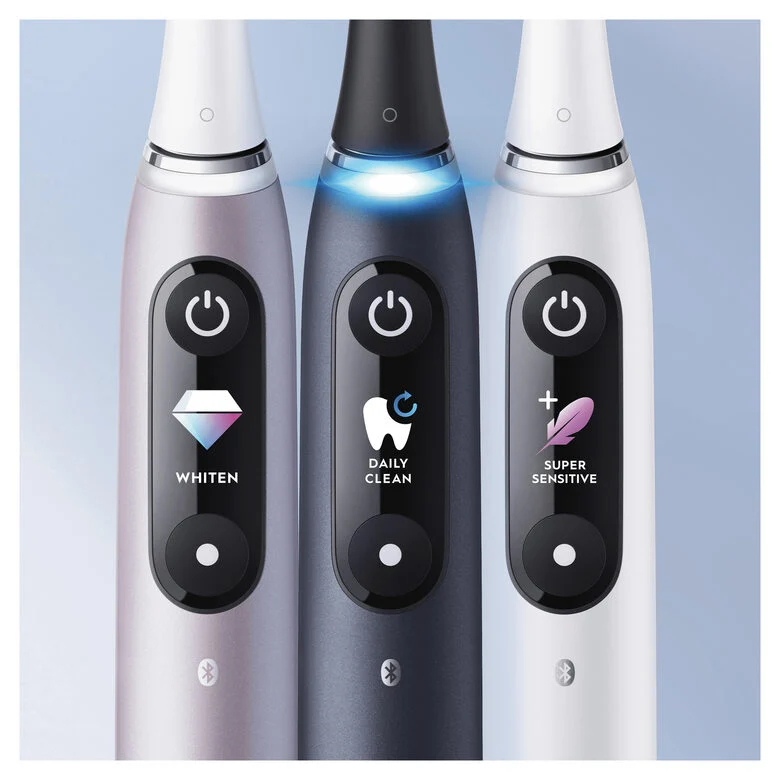 Oral-B iO - 9n - Spazzolino Elettrico Ricaricabile, 1 Spazzolino Nero Esclusivo Con Tecnologia Magnetica Rivoluzionaria, Display A Colori, 1 Testina, 1 Custodia Da Viaggio Con Caricatore
