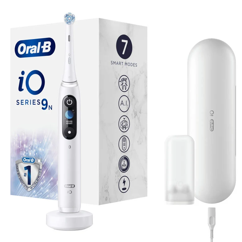 Oral-B iO - 9n - Spazzolino Elettrico Ricaricabile, 1 Spazzolino Bianco Esclusivo Con Tecnologia Magnetica Rivoluzionaria, Display A Colori, 1 Testina, 1 Custodia Da Viaggio Con Caricatore