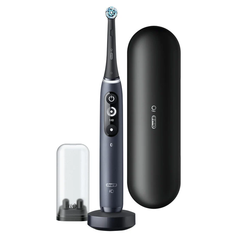 Oral-B iO 7n Spazzolino Elettrico Ricaricabile Nero Esclusivo Con Tecnologia Magnetica Rivoluzionaria, Display In Bianco E Nero, 1 Testina, 1 Custodia Da Viaggio Premium, Designed By Braun