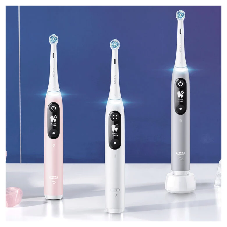 Oral-B iO - 6 - Spazzolino Elettrico Grigio Con Display In Bianco E Nero, 1 Testina, 1 Custodia Da Viaggio, Designed By Braun