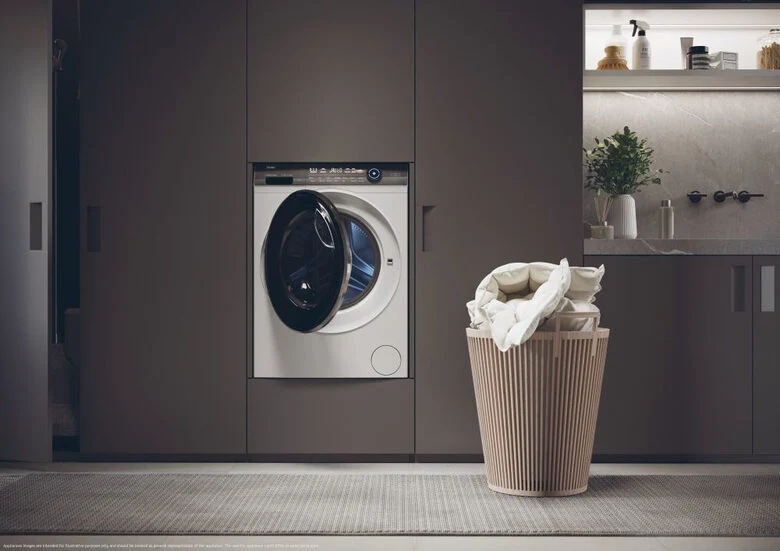 Haier I-Pro Series 7 Plus HW90-B14IGITU1 lavatrice Caricamento frontale 9 kg 1400 Giri/min B Bianco