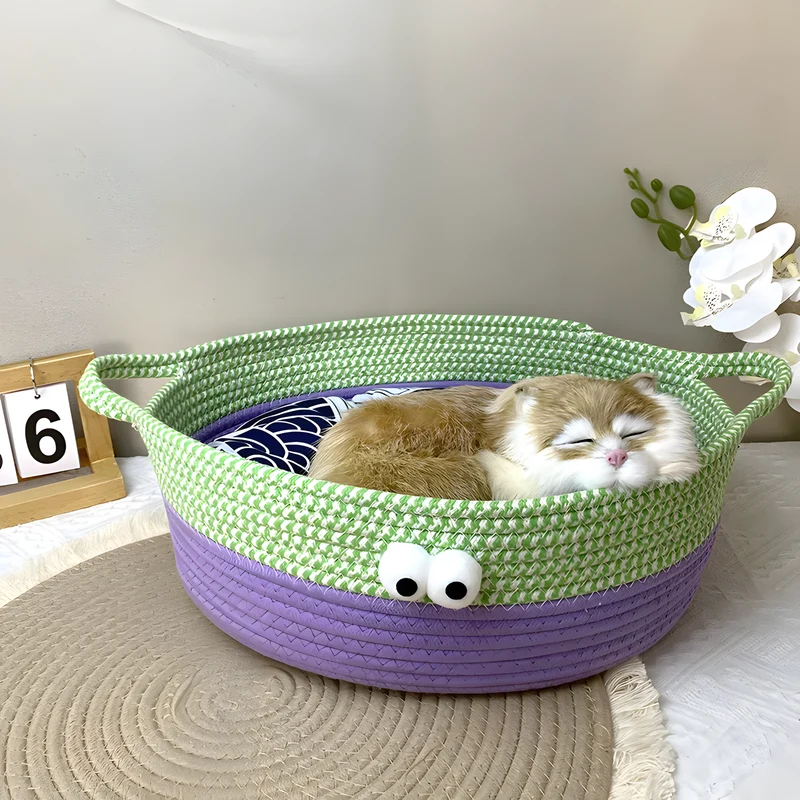 Woven Cat Bed with Big-Eye Detail