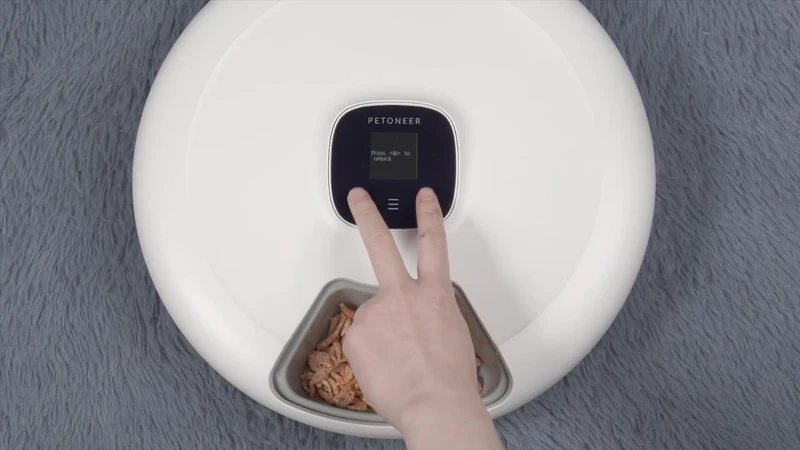 Nutrispin 6 Meal Pet Feeder