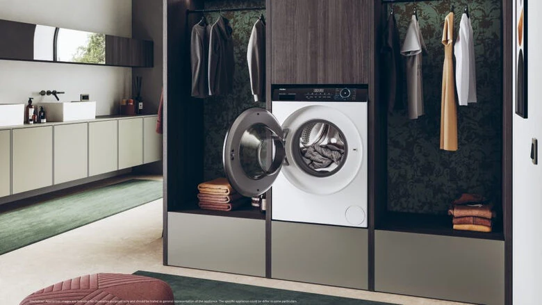 Haier I-Pro Series 3 HW90-B14939S8 lavatrice Caricamento frontale 9 kg 1400 Giri/min A Bianco