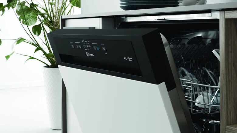 Indesit I3B L634 X Lavastoviglie a Incasso Scomparsa Parziale 14 coperti D
