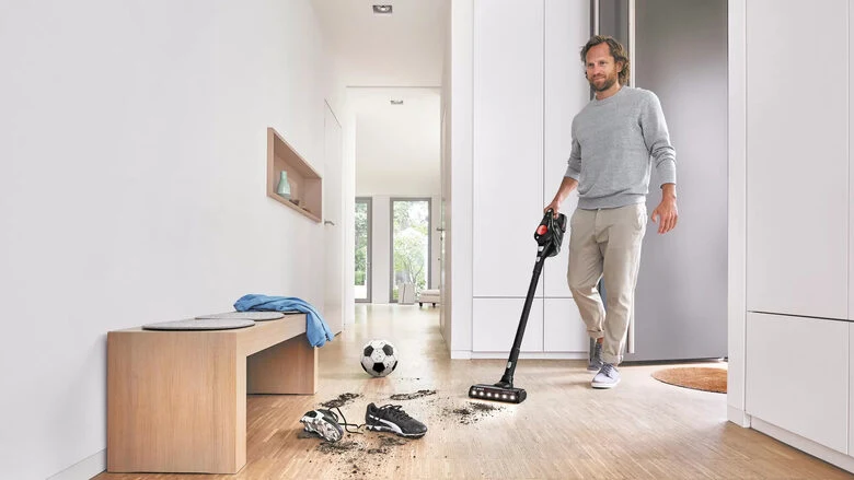 Bosch Serie 8 BCS82PWR25 aspirapolvere senza filo Nero, Rosso Senza sacchetto
