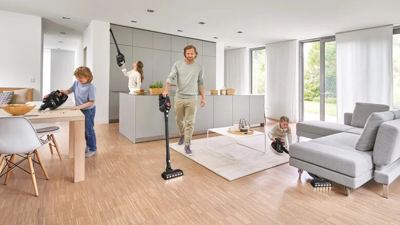 Bosch Serie 8 BCS82PWR25 aspirapolvere senza filo Nero, Rosso Senza sacchetto