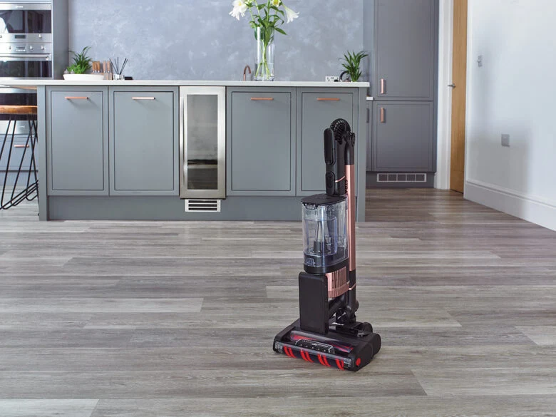 Shark Stratos Aspirapolvere a bastone 2 in 1 Batteria Secco Senza sacchetto Nero, Pesca