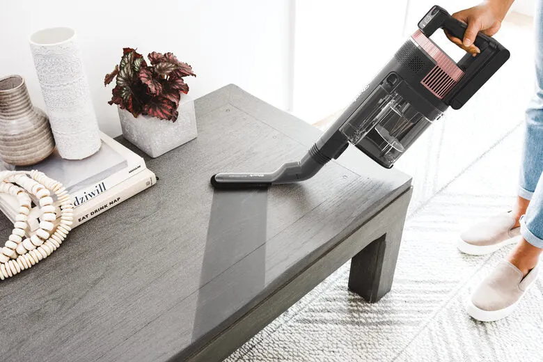 Shark Stratos Aspirapolvere a bastone 2 in 1 Batteria Secco Senza sacchetto Nero, Pesca