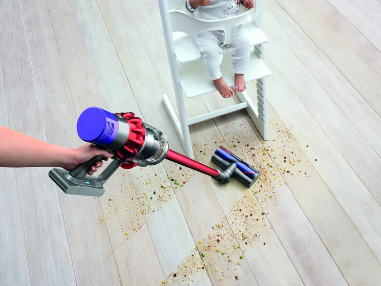 Dyson V10 Motorhead Rosso Senza sacchetto