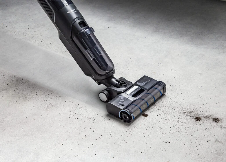 Rowenta X-Clean 4 , Lavapavimenti Senza Fili con Auto-Propulsione e Rilevazione Automatica dello Sporco, Doppio Serbatoio e Sistema di Autopulizia, Autonomia 50' per Tutti i Tipi di Paviment