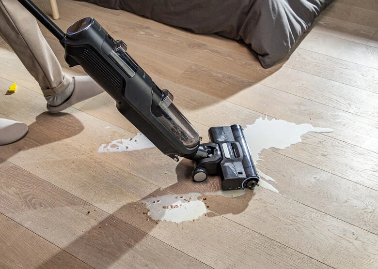 Rowenta X-Clean 4 , Lavapavimenti Senza Fili con Auto-Propulsione e Rilevazione Automatica dello Sporco, Doppio Serbatoio e Sistema di Autopulizia, Autonomia 50' per Tutti i Tipi di Paviment