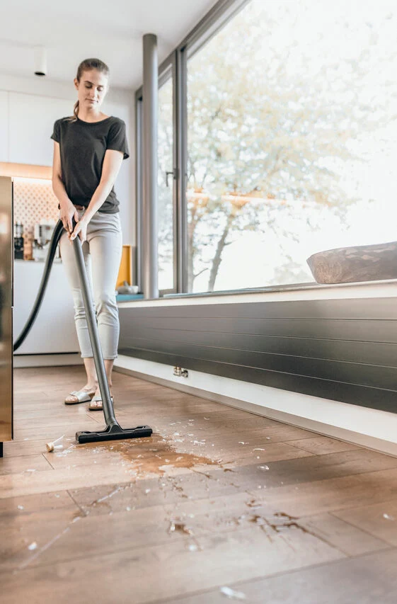 Kärcher WD 2 Plus V-12/4/18 12 L Bidone Aspiratutto 1000 W Sacchetto per la polvere