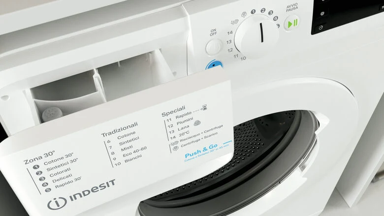 Indesit BWSE 71283X W IT lavatrice Caricamento frontale 7 kg 1200 Giri/min D Bianco