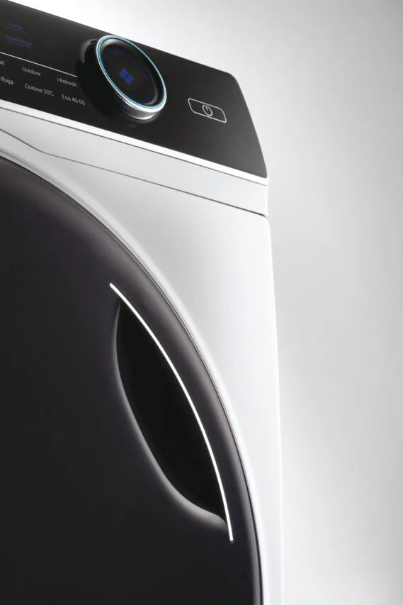 Haier I-Pro Series 7 HW120-B14979 lavatrice Caricamento frontale 12 kg 1400 Giri/min A Bianco