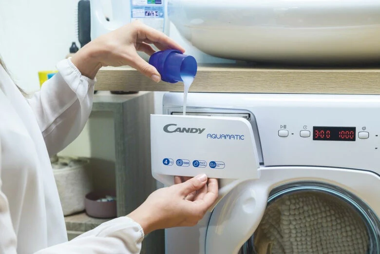 Candy Aquamatic AQUA 1042DE/2-S lavatrice Caricamento frontale 4 kg 1000 Giri/min F Bianco