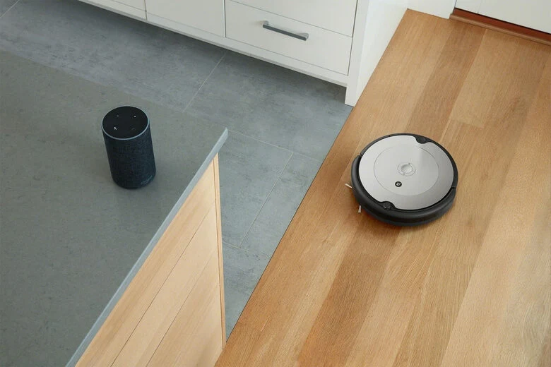 iRobot Roomba 698 Aspirapolvere Robot 0,6 L Senza sacchetto Nero, Grigio