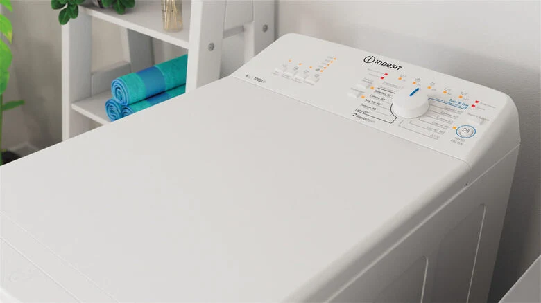 Indesit BTW L60400 IT Lavatrice A Libera Installazione A Carica Dall'alto 6 Kg, 1000 Giri, Turn&Go, Opzione Extra Lavaggio, Classe C, Bianco