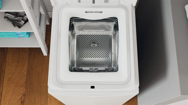 Indesit BTW L60400 IT Lavatrice A Libera Installazione A Carica Dall'alto 6 Kg, 1000 Giri, Turn&Go, Opzione Extra Lavaggio, Classe C, Bianco